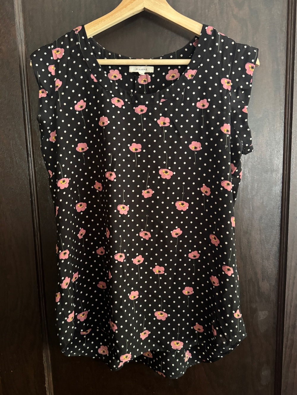 Pleione Women’s Sleeveless Top
